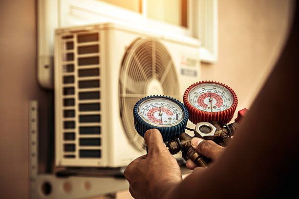 Professional Hvac technician working in Spencer, NC